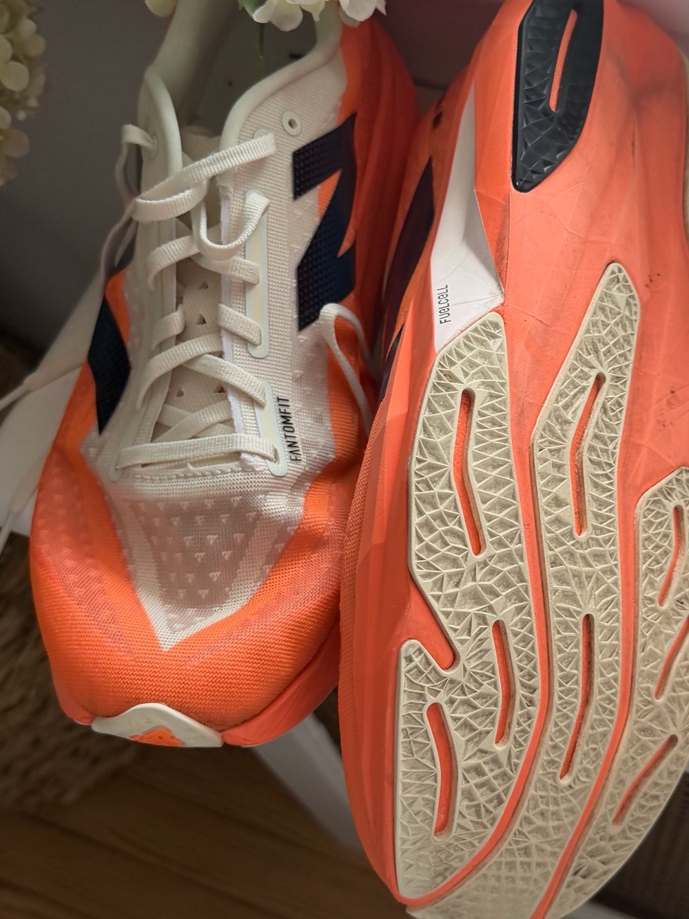 New balance Orange fuel cell rebel Running Shoes with black and white Details - Picture 4 of 5